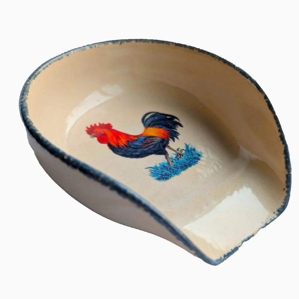 VINTAGE Rooster Ceramic Spoon Rest Farmhouse Kitchen Red Blue Tan Chicken USA